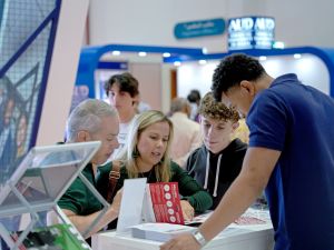 جامعة أبوظبي تعزز مكانتها العالمية من خلال عرض مبتكر في معرض "نجاح أبوظبي 2025"