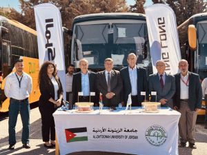 مجموعة المركزية تزوّد جامعة الزيتونة الأردنية بحافلات كينغ لونغ الحديثة