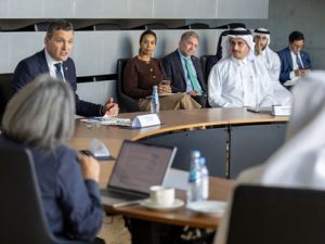 الوزير الكندي للذكاء الاصطناعي والتحول الرقمي يُناقش التطورات الرقمية خلال اجتماع مفتوح نظمته "وايز"