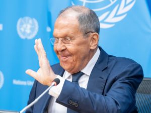 لافروف يؤكد أن بوتين والشرع بحثا مسألة القواعد العسكرية الروسية في سوريا