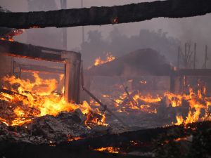 حريق متعمد يطال مسجدًا في بلدة بيسهافن في بريطانيا   حريق متعمد يطال مسجدًا في بلدة بيسهافن في بريطانيا