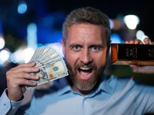 زاد المعدن النفيس بنحو 60% منذ بداية هذا العام