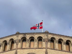 حبس شاب بتهمة التجسس لصالح إيران وروسيا