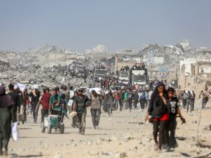 400 شاحنة محملة بالمساعدات الغذائية والإنسانية ستدخل اليوم إلى القطاع 400 شاحنة محملة بالمساعدات الغذائية والإنسانية ستدخل اليوم إلى القطاع