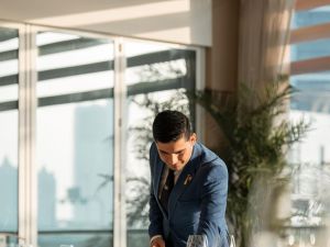 فندق فورسيزونز أبوظبي في جزيرة الماريه يستضيف تجربة إكسكلوسيف شيف دينر ضمن القمّة العالمية للمطبخ الإيطالي 2025 