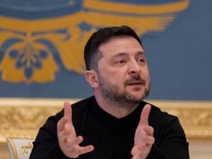 Zelensky: Ukraine to Begin Importing Gas from Greece. (AFP)