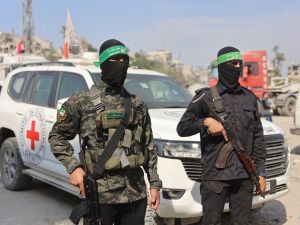 Israeli Sources Say Hamas is Planning to Move its Weapons to Supportive States