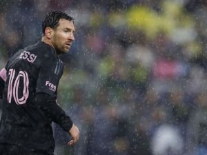 رسالة ميسي تثير مشاعر جماهير برشلونة