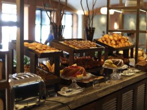 فورسيزونز عمّان يطلق أجندة غنية بالتجارب الغامرة احتفاءً بموسم الأعياد 