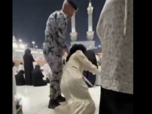 جدل واسع بعد اعتداء رجل أمن على معتمِرة ورجل مصري في الحرم المكي