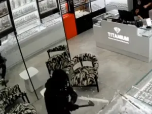 إحباط محاولة سرقة محل مجوهرات في إسرائيل باستخدام "الدخان الأبيض"