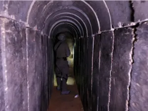 حماس: ملاحقة إسرائيل للعالقين في مدينة رفح خرق لاتفاق وقف إطلاق النار بغزة