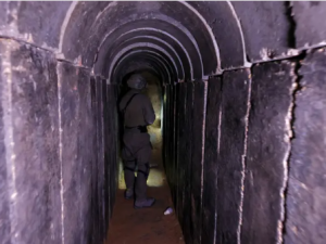 حماس: ملاحقة إسرائيل للعالقين في مدينة رفح خرق لاتفاق وقف إطلاق النار بغزة