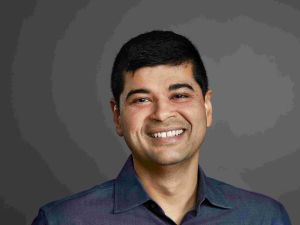 التحول الاستراتيجي: كيف تخلصت "فورد" و"بنك الإمارات دبي الوطني" من التعقيدات المكلفة في بيئة المحاكاة الافتراضية؟