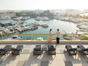 احتفلوا بروح الاتحاد مع إقامة فاخرة في فندق وريزيدنسيز إنتركونتيننتال أبوظبي