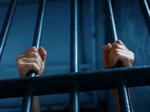 فضيحة: تصفيق للجنود بعد الجريمة