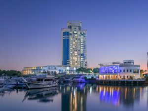 فندق الريتز كارلتون، الدوحة يحتفل بمرور 25 عامًا من اللحظات الأسطورية مع برنامج استثنائي من الفعاليات والتجارب الاحتفالية