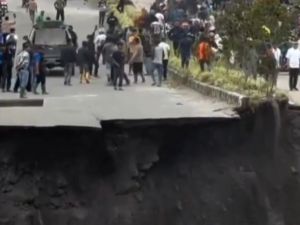 انهيارات أرضية 