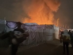 اللحظات الأولى بعد قصف الاحتلال خيام النازحين 