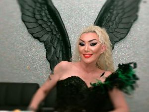 Turkish singer Güllü