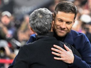 فالفيردي يثني على قدرات ألونسو ويتوقع نجاحه في مدريد