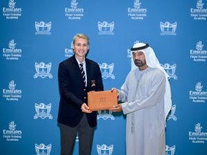 أكاديمية الإمارات لتدريب الطيارين تواصل إعداد كوادر المستقبل لصناعة الطيران وتحتفي بتخرج 77 طياراً ضمن دفعتها السادسة