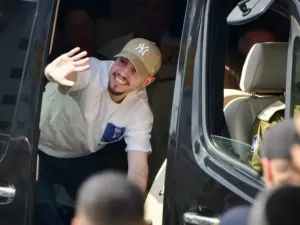 إيتان مور