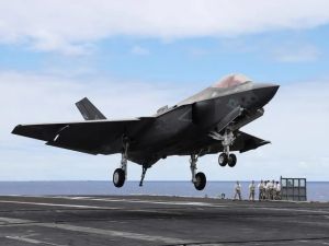 طائرة أميركية