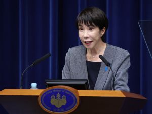 Japanese PM dissolves parliament, calls snap election 