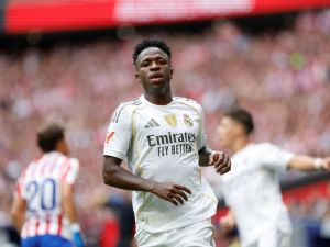 تعثر المفاوضات مع فينيسيوس يضع ريال مدريد أمام سيناريو خطير