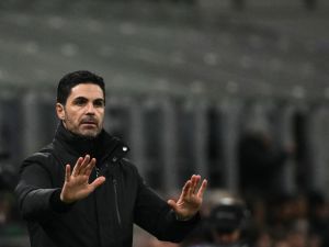 أرتيتا يعلّق على صافرات الاستهجان بعد خسارة أرسنال