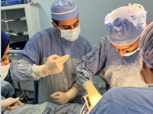 الجامعة الأمريكية بالقاهرة توقّع مذكرة تفاهم مع شركاء دوليين لإعداد طلاب الطب