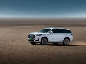 JAECOO J8 SHS (جايكو J8 SHS) تمهّد لمرحلة جديدة تجمع بين الأداء القوي والكفاءة العالية والفخامة العصرية، مع مركبة رياضية متعدّدة الاستخدام مزوّدة بسبعة مقاعد