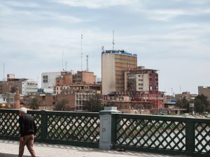 سائح ياباني في بغداد: شعرت بالخوف وعدم الأمان بعد تعرضي للمضايقة في الشارع.