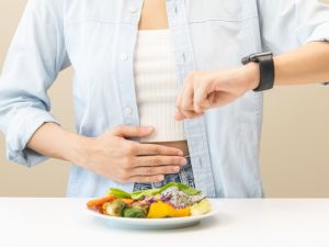 أفضل طريقة لتنزيل وزنك في رمضان