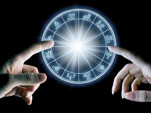 حظك الأسبوع الثالث من فبراير 2026 في الحب والعمل والصحة