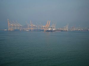 Potential US-Iran oil partnership amid rising war drums