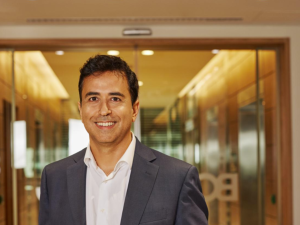 قطر تسرّع وتيرة تبنّي الذكاء الاصطناعي مع ارتفاع نسبة المؤسسات الناشئة بمقدار 10 نقاط مئوية