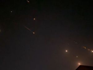 موجة صواريخ