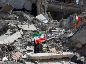 إيران