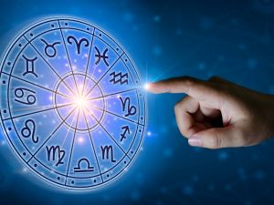 ماذا يخبئ لك الأسبوع الأول من مارس 2026 من ناحية الحب والعمل والصحة