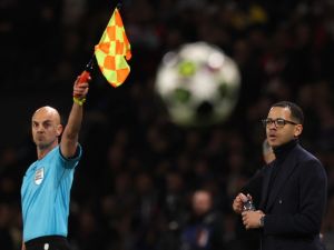 روزنيور يعترف: الهدف الخامس لباريس سان جيرمان كان "مؤلمًا"