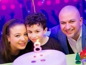 أناهيد فياض ووجها