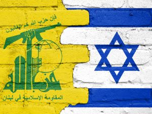 حزب الله يستهدف قواعد إسرائيلية رداً على الغارات