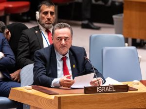 وزير الخارجية الإسرائيلي يسرائيل كاتس يتحدث خلال اجتماع مجلس الأمن