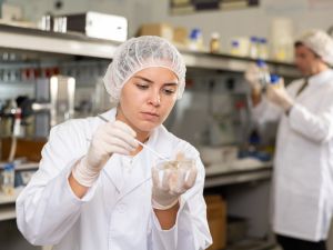 منشأة حضانة النباتات على سطح المريخ