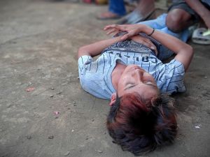 حادثة صادمة داخل مدرسة: طفل يبلغ من العمر 9 سنوات فقد وعيه بعد تناول حلوى ملوّثة