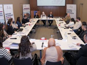 معهد الصحة العالمية في الجامعة الأميركية في بيروت يعقد حلقة نقاش  حول مسألة الهجرة غير النظامية ودوافعها لدى اللبنانيين والنازحين في لبنان