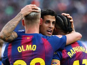 تألق جواو كانسيلو يعزز مكانته في برشلونة