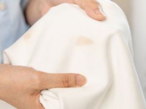 تفسير حلم رؤية ملابس شخص اعرفه